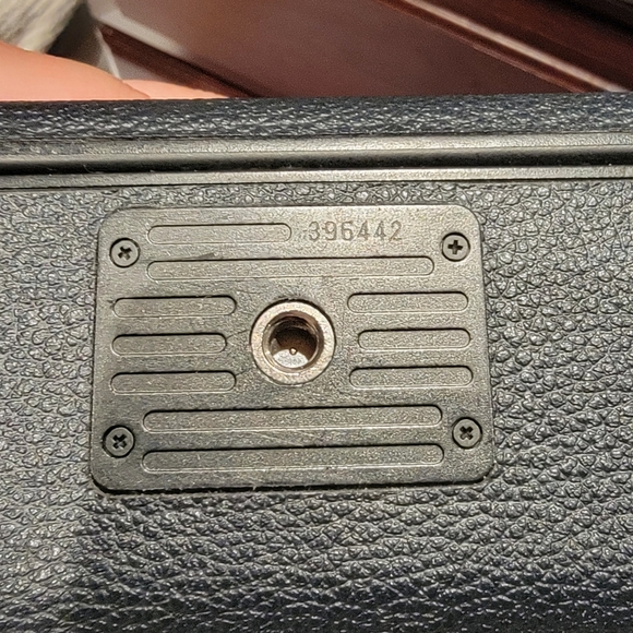 Canon EOS 10D 6.3MP Digital SLR Camera - Black Canon Ultra Sonic 35-80mm Lens - Picture 11 of 11